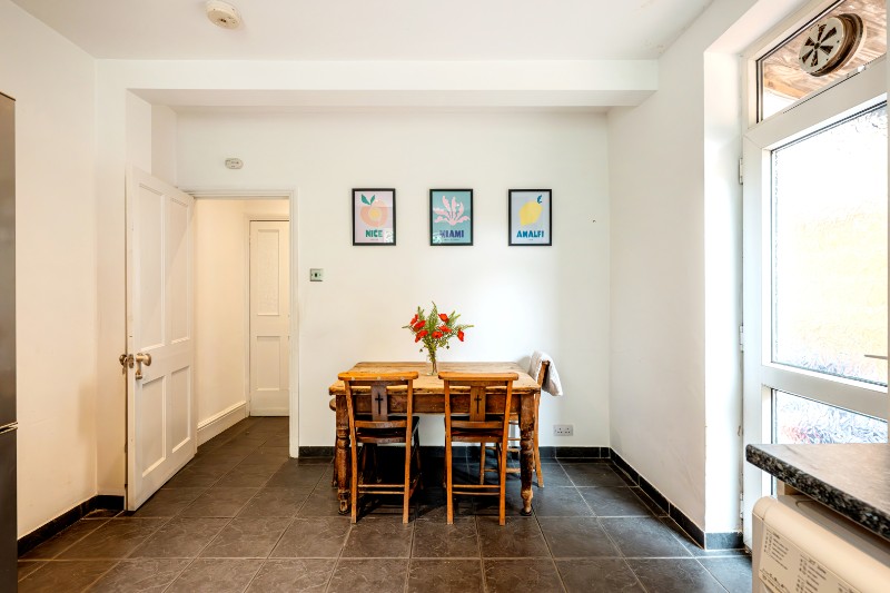 Holberton Gardens, London, NW10