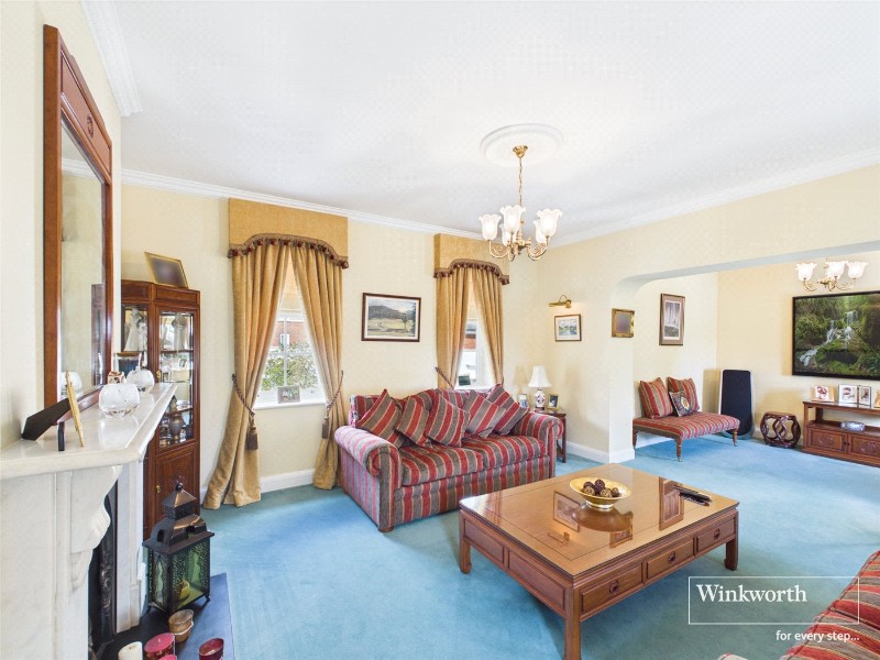 Wayland Close, Bradfield, Reading, Berkshire, RG7