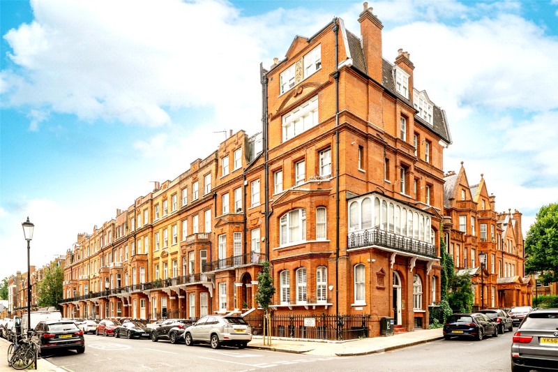 Rosary Gardens, London, SW7