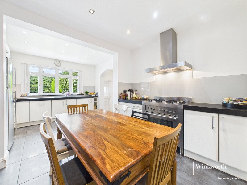 Queens Walk, Kingsbury, London, NW9
