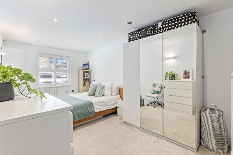 Rotherhithe Street, London, SE16