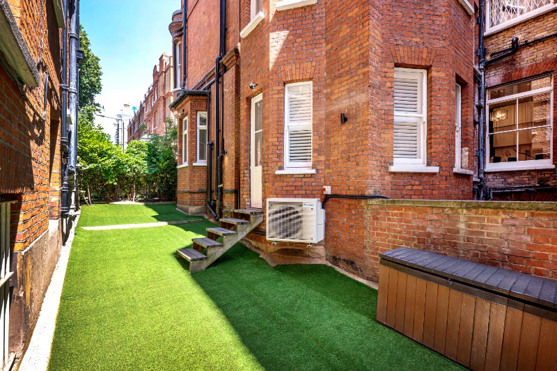 Rosary Gardens, London, SW7