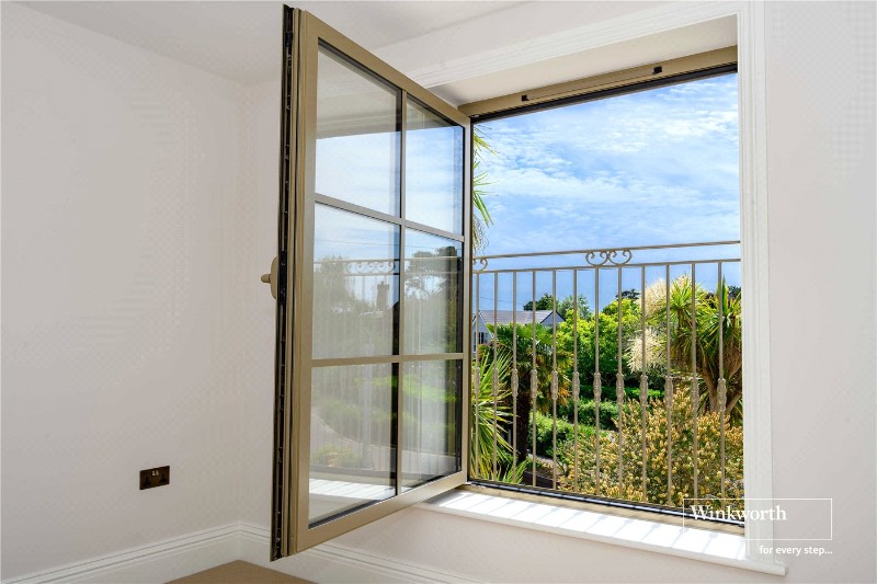 East Cliff Way, Friars Cliff, Christchurch, Dorset, BH23