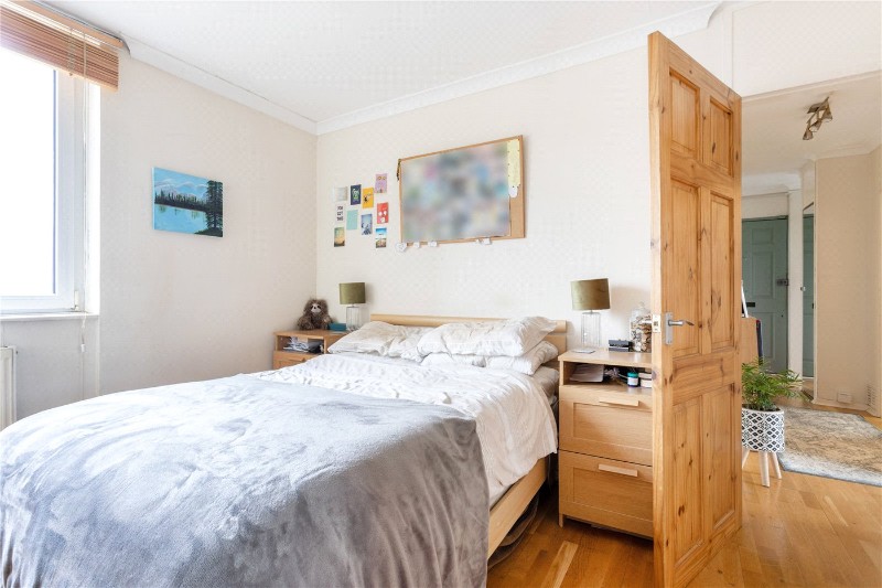 Winterfold Close, London, SW19