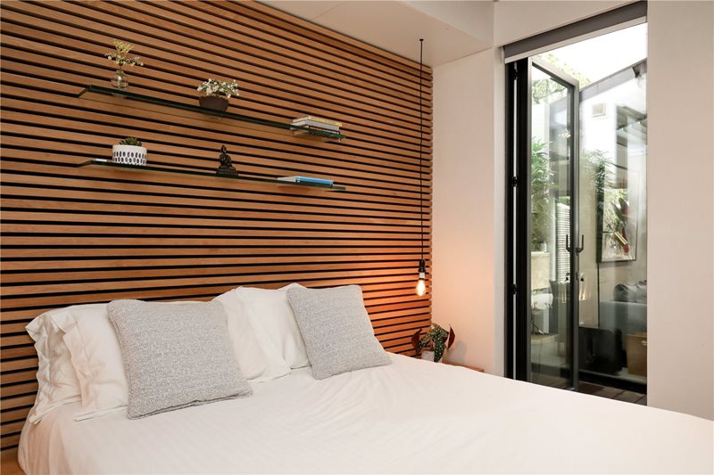 Windmill Road, London, TW8