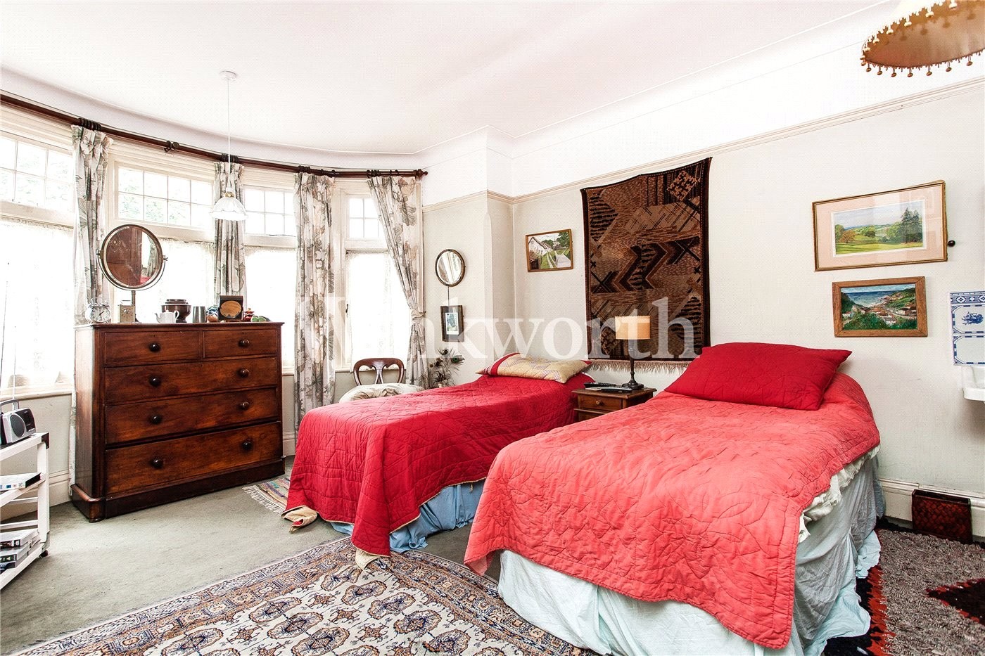 4 bedroom property for sale in Lakeside Road, Palmers Green, N13 (Ref