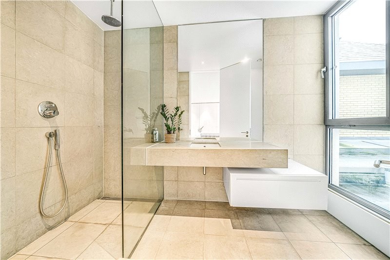 Roedean Crescent, Putney, London, SW15