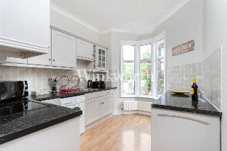Caversham Avenue, London, N13