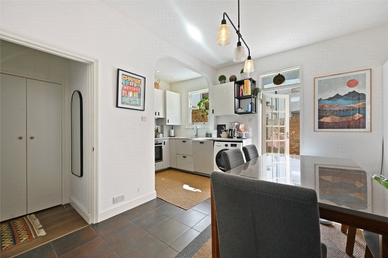 Oaklands Grove, London, W12