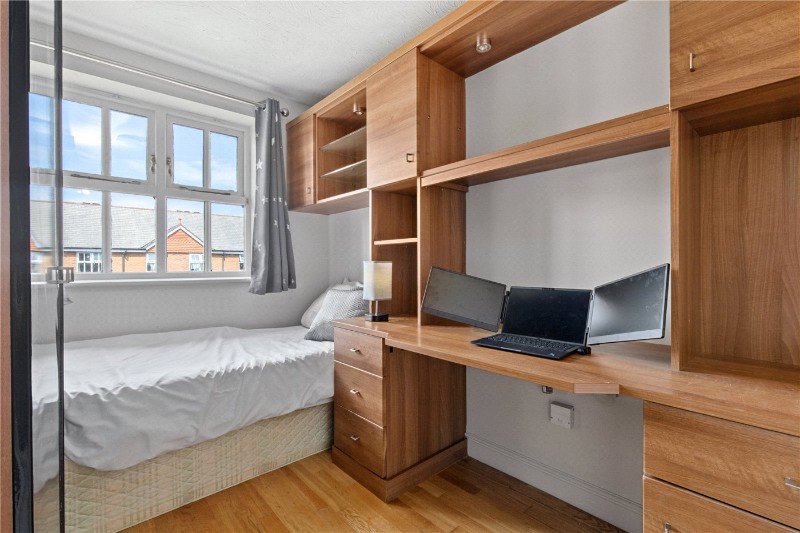 Lisle Close, London, SW17