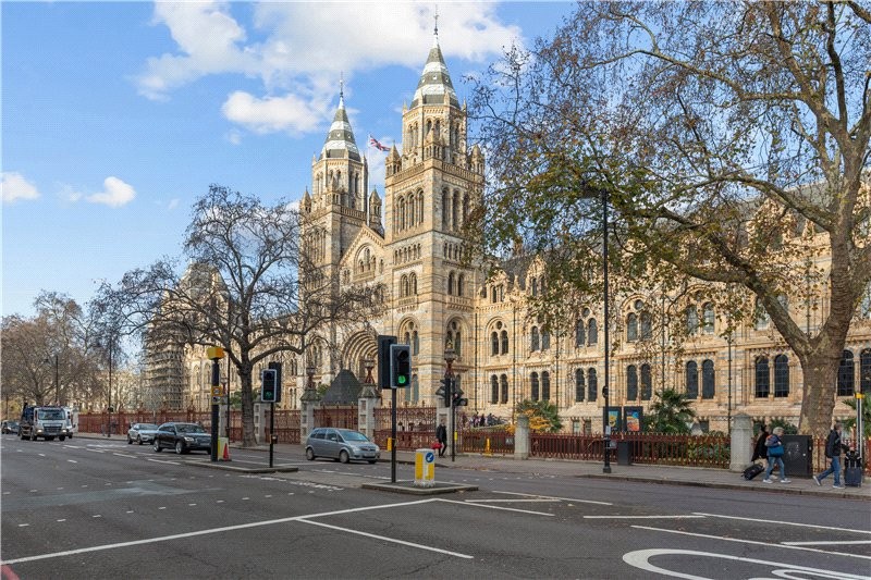 Queen's Gate, London, SW7