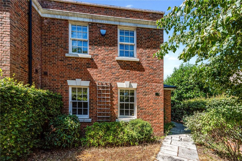 Elizabeth Place, Winchester, Hampshire, SO22