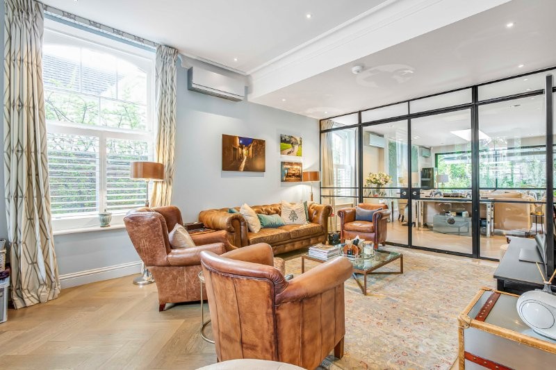 Castelnau, Barnes, London, SW13