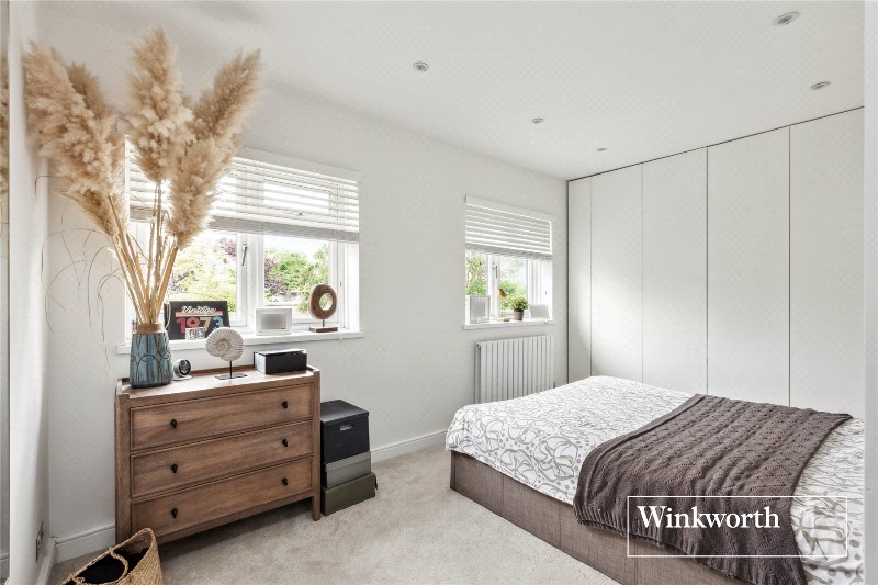 Denton Close, Barnet, EN5