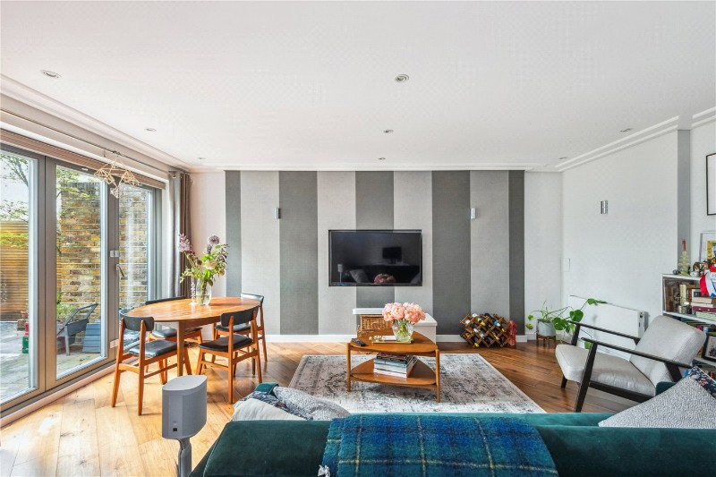 Elysian Mews, London, N7