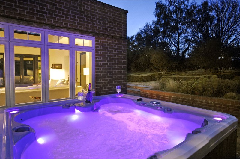 Southend, Henley-on-Thames, Buckinghamshire, RG9