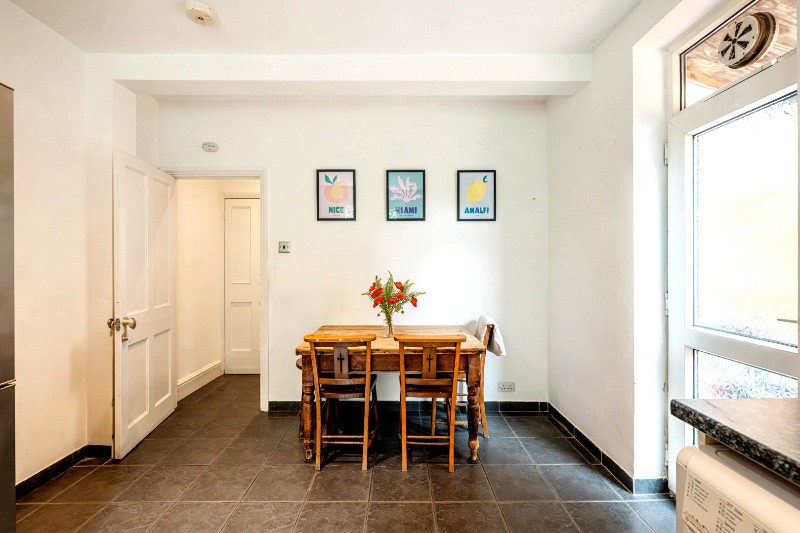 Holberton Gardens, London, NW10