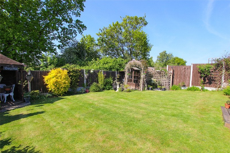 Cotswold Avenue, Rayleigh, Essex, SS6