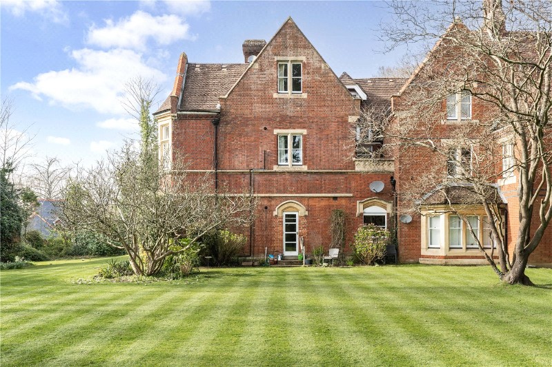 Oakwood Close, Otterbourne, Winchester, Hampshire, SO21