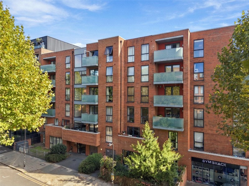 Bathurst Square, London, N15