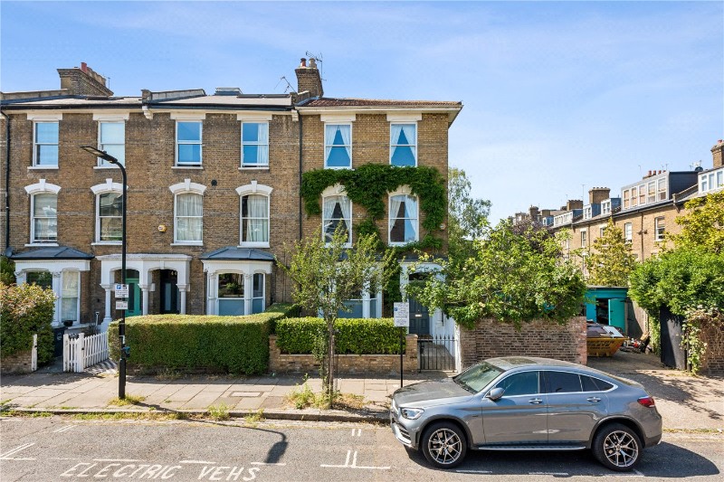 Kings Crescent, London, N4