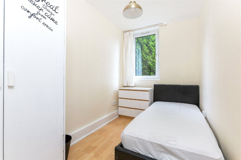 Winterfold Close, London, SW19