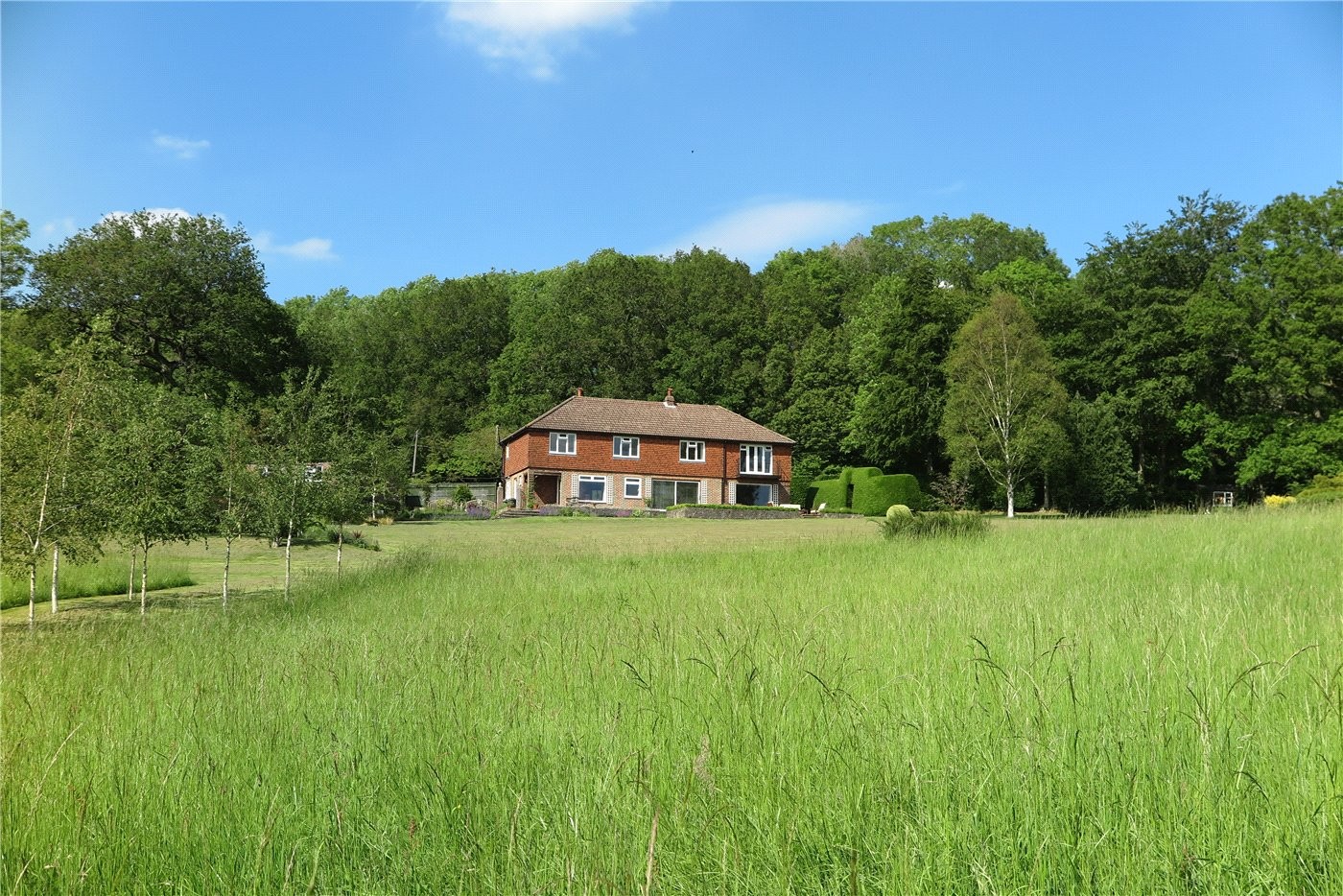 5 bedroom property for sale in Farnham Road, Holt Pound, Farnham, GU10