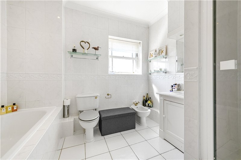 Devereux Lane, Barnes, London, SW13
