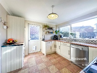 Wollaton Road, Ferndown, BH22