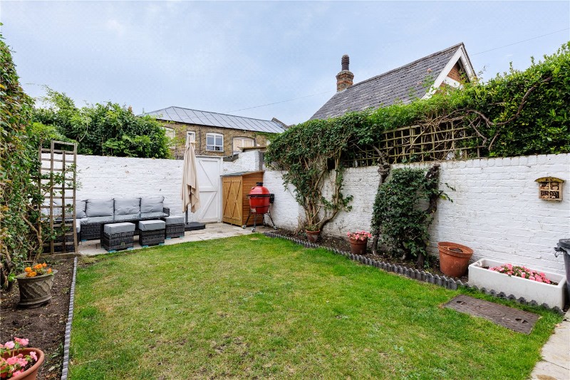 Deodar Road, London, SW15