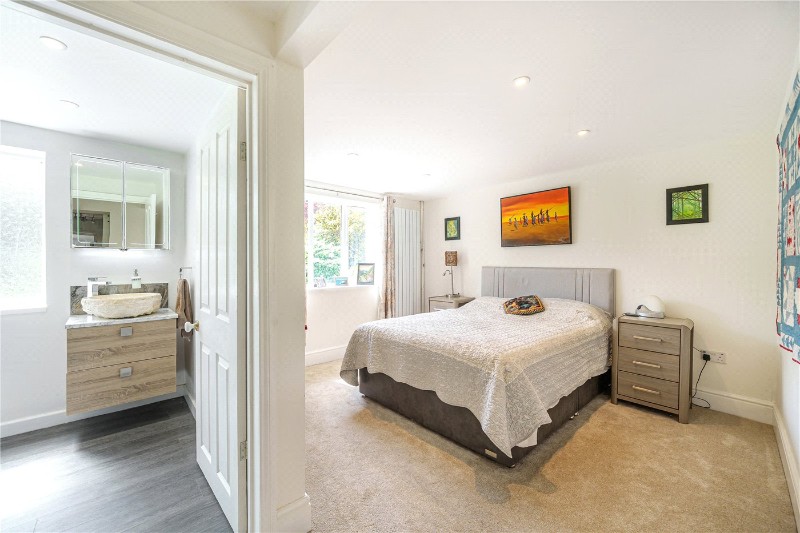 Station Road, Bentley, Farnham, Hampshire, GU10