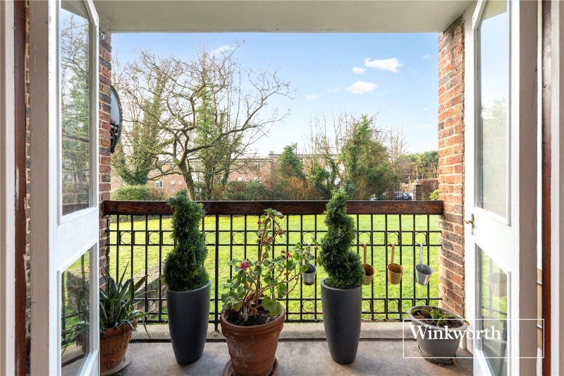 Clandon Gardens, Finchley, London, N3