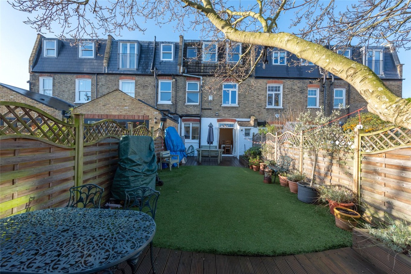 5 bedroom property for sale in Pulborough Road, Southfields, SW18 (Ref