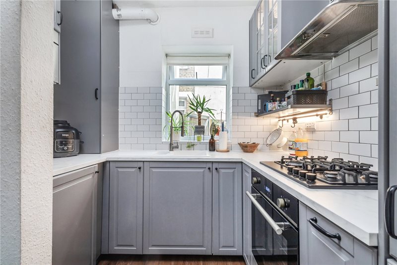 Knollys Road, London, SW16