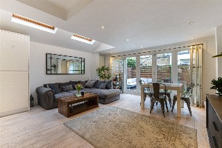 Tregarvon Road, London, SW11