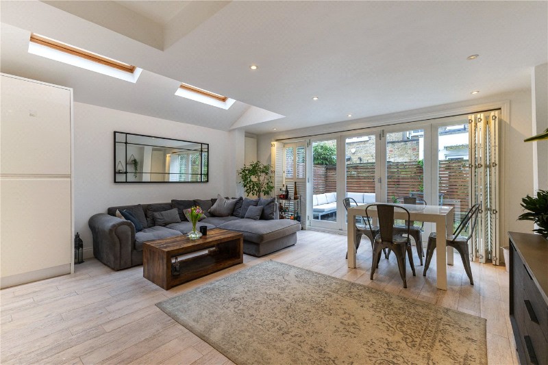 Tregarvon Road, London, SW11