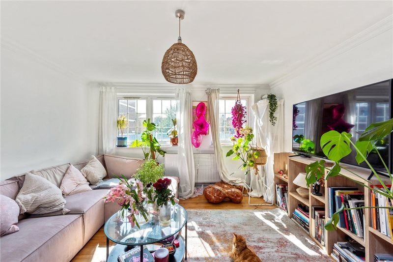 Roz House, 13 Stanway Street, N1