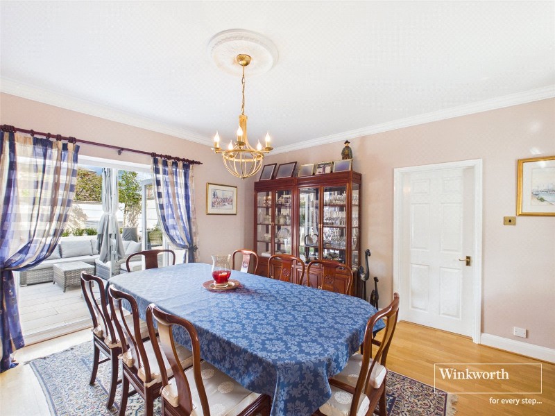 Wayland Close, Bradfield, Reading, Berkshire, RG7