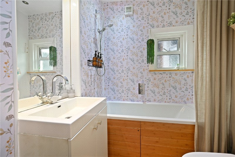 Kings Road, London, NW10