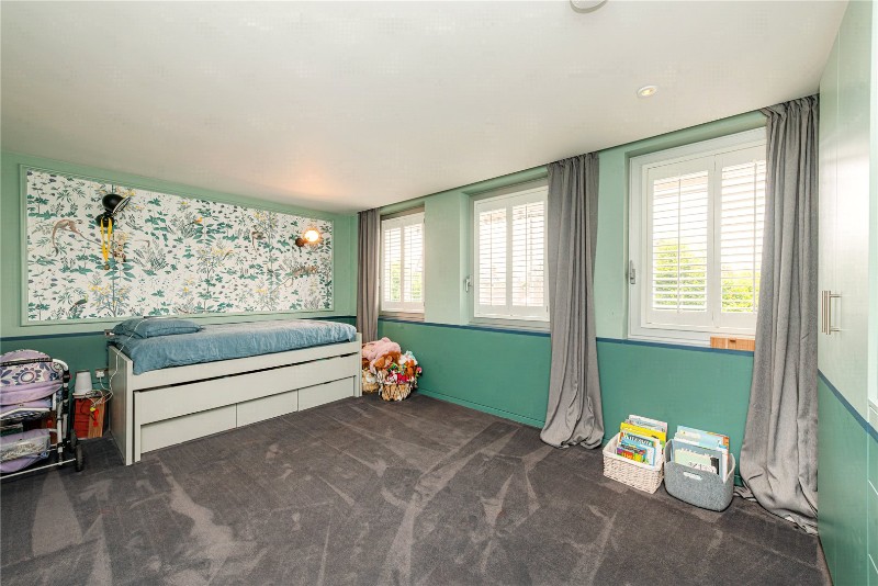 Pangbourne Avenue, London, W10