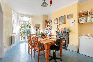 Arnold Gardens, London, N13