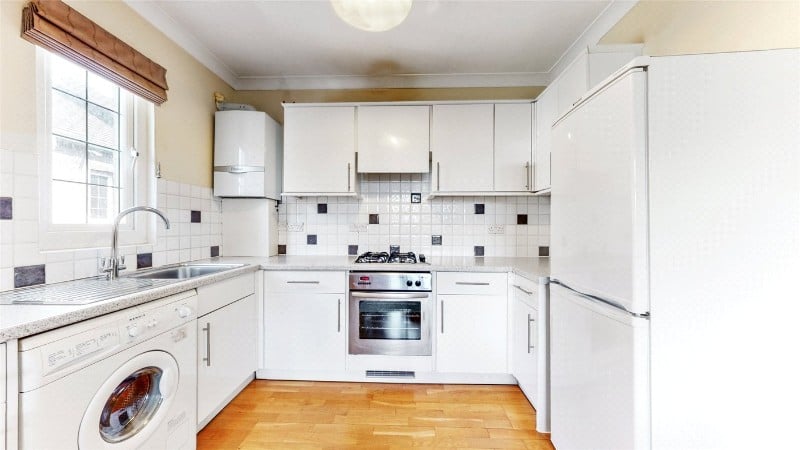 Gunnersbury Avenue, Ealing, London, W5