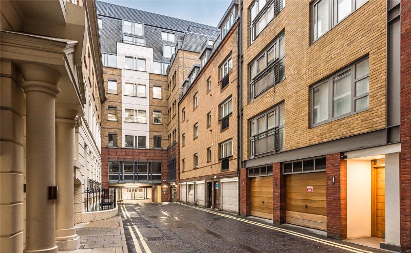 Cleveland Place, London, SW1Y