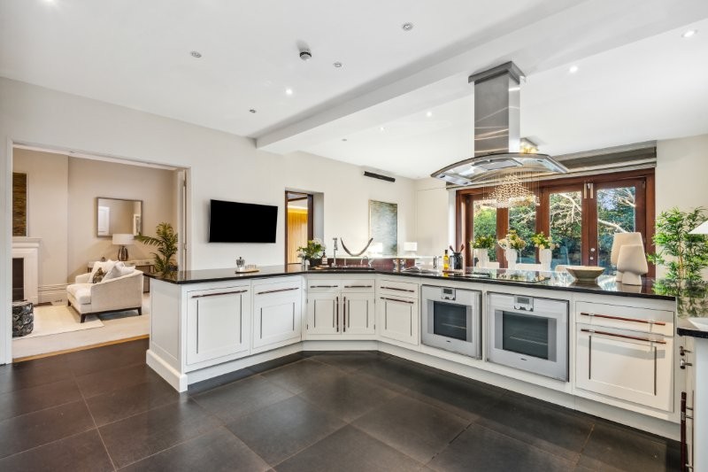 Castelnau, Barnes, London, SW13