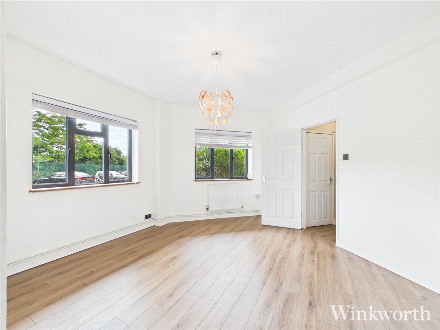 Kingsbridge Avenue, London, W3