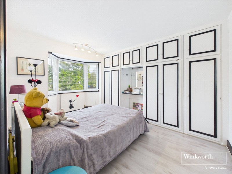 Farm Road, Edgware, HA8