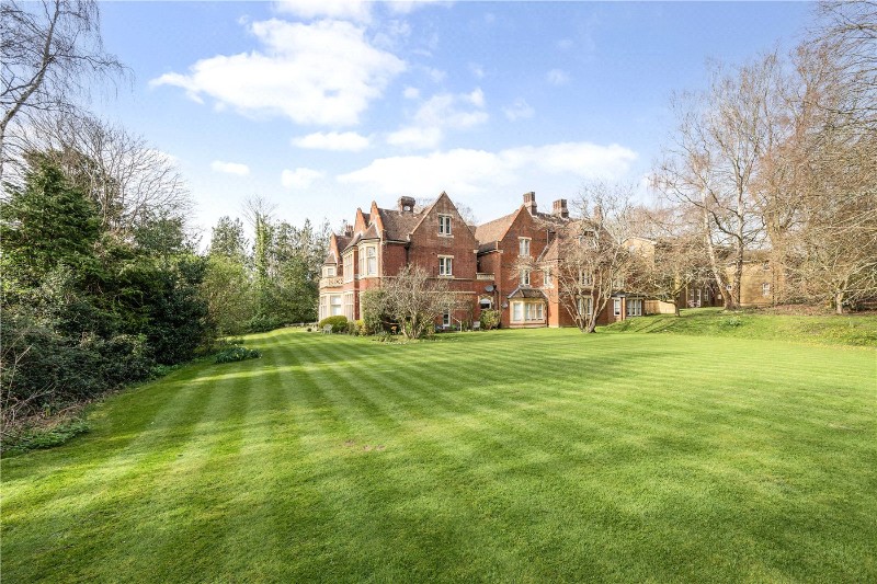 Oakwood Close, Otterbourne, Winchester, Hampshire, SO21