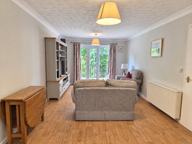 Hertswood Court, Hillside Gardens, High Barnet, EN5