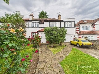 Queens Walk, Kingsbury, London, NW9