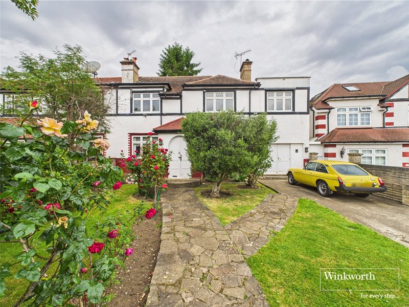 Queens Walk, Kingsbury, London, NW9